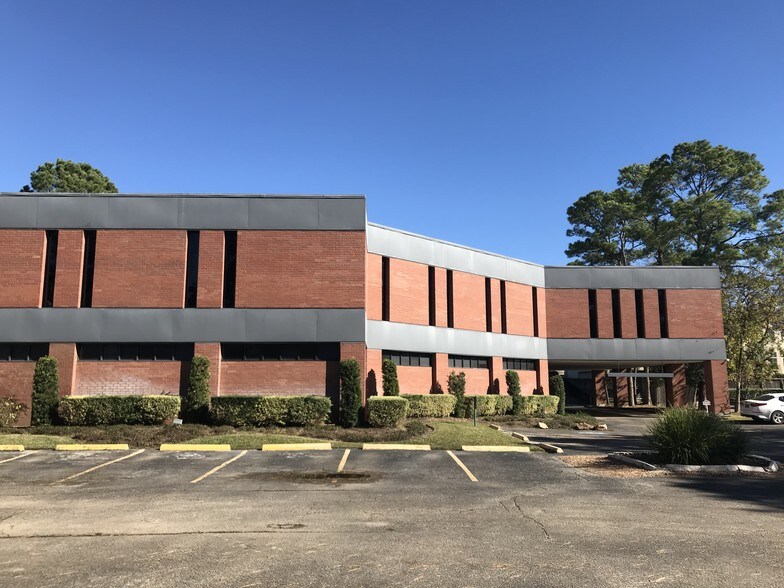 More Photos Of 1011 Augusta Dr, Houston Medical For Sale