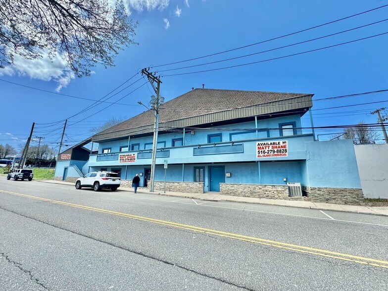More Photos Of 120-124 Laurel Rd, East Northport Freestanding For Sale
