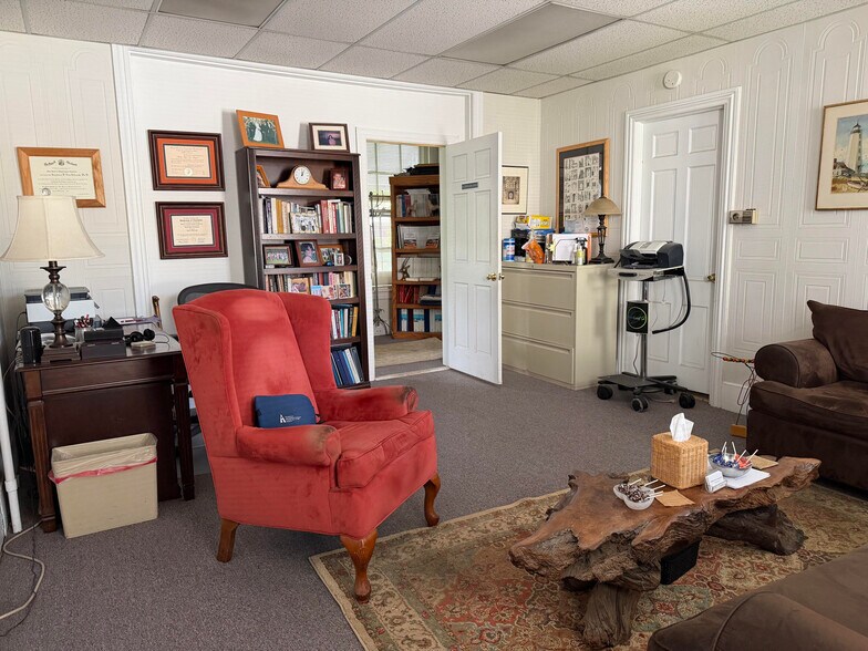 More Photos Of 234 S State St, Newtown Office For Sale
