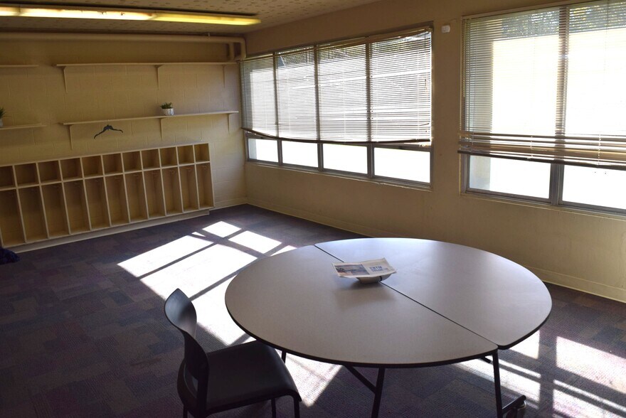 More Photos Of 3171 Signal St, Memphis Specialty For Sale