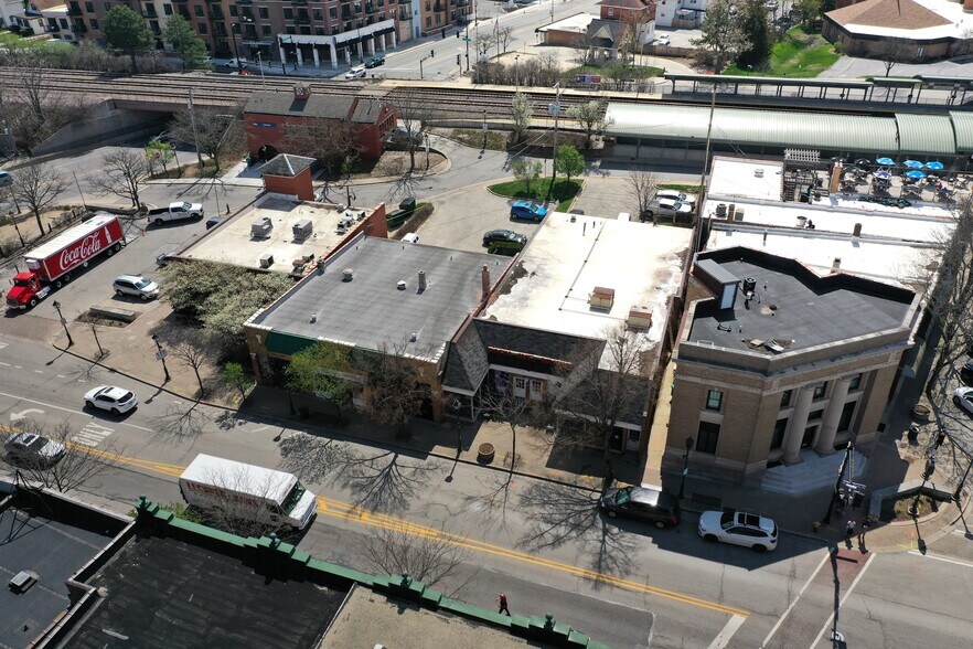 More Photos Of 21-25 W Saint Charles Rd, Lombard Storefront Retail Office For Lease