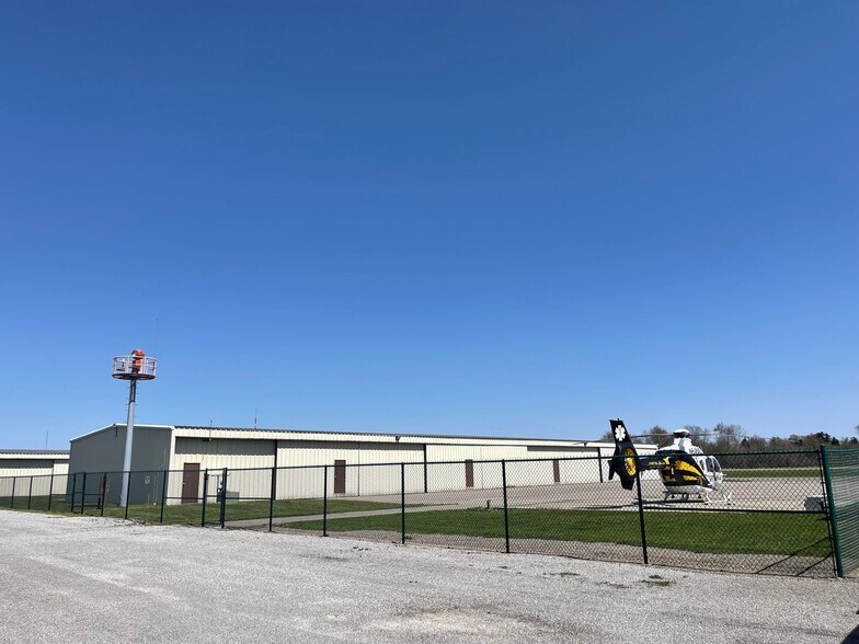 More Photos Of 600 Airport Rd, Wintersville Airplane Hangar For Lease