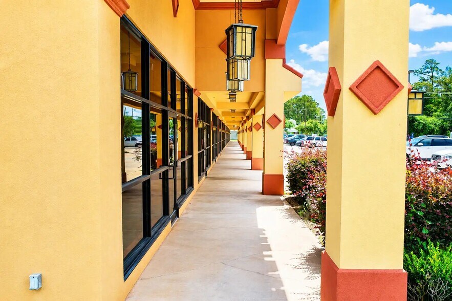 More Photos Of 18539 LA-22, Ponchatoula Storefront Retail Office For Sale