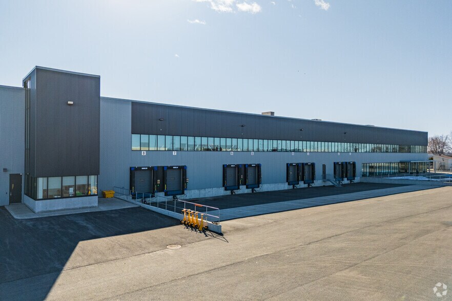 More Photos Of 2900 Ch De La Baronnie, Varennes Warehouse For Lease