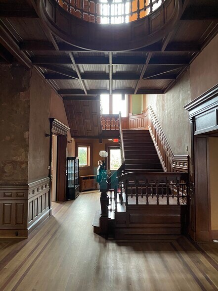 More Photos Of 601 Dr Martin Luther King Jr Blvd, Newark Office For Lease