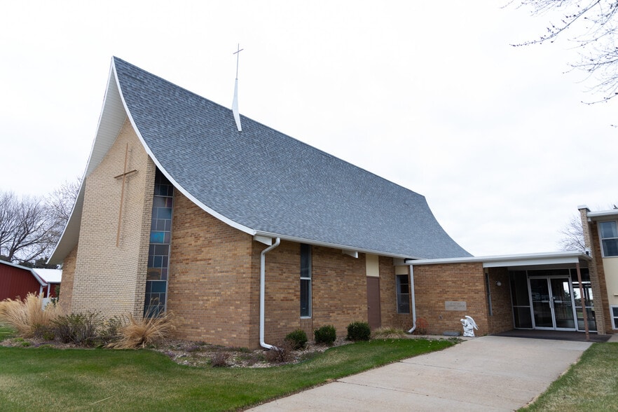 More Photos Of 381 H St, Hampton Religious Facility For Sale