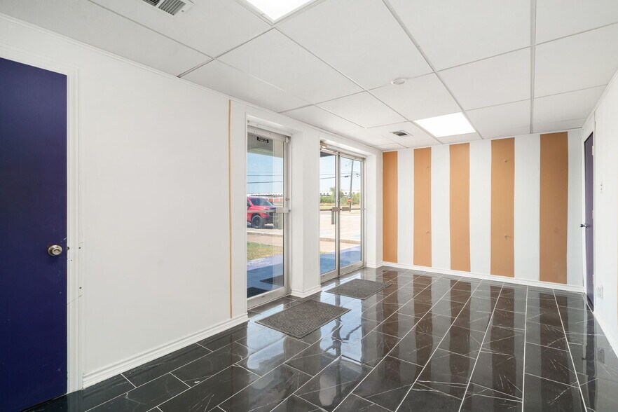 More Photos Of 200 Carr Ln, Duncanville Religious Facility For Lease