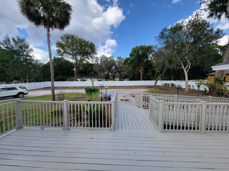 More Photos Of 1107 Lithia Pinecrest Rd, Brandon Office For Lease