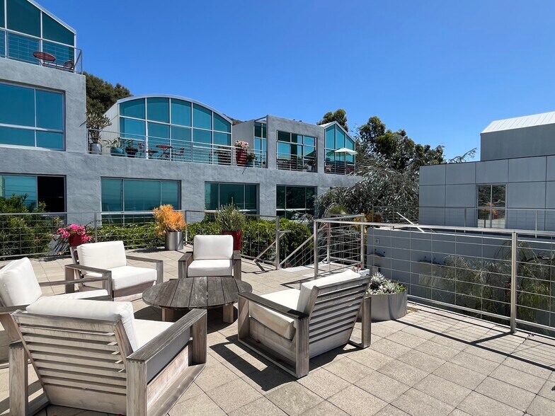 Primary Photo Of 24955 Pacific Coast Hwy, Malibu Loft Creative Space For Lease