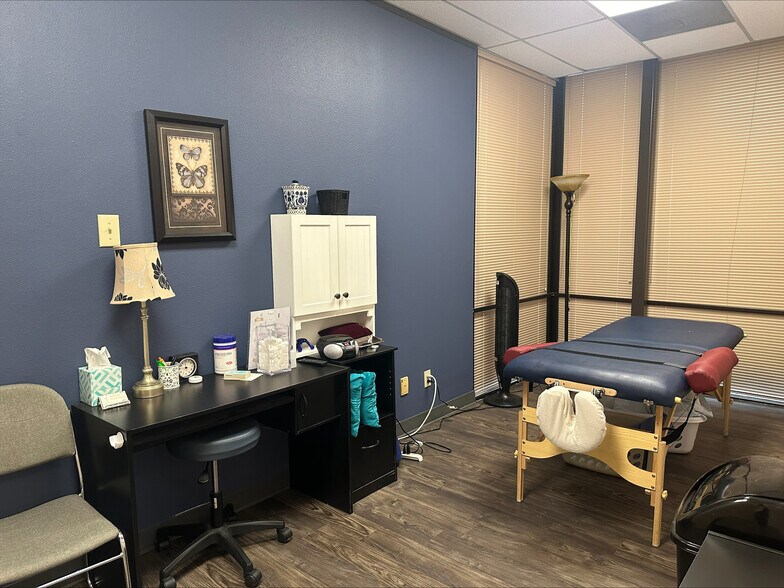 More Photos Of 894 Summit St, Round Rock Loft Creative Space For Lease