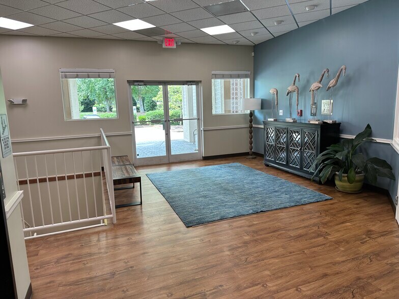 More Photos Of 500 Holly Springs Rd, Holly Springs Medical For Lease