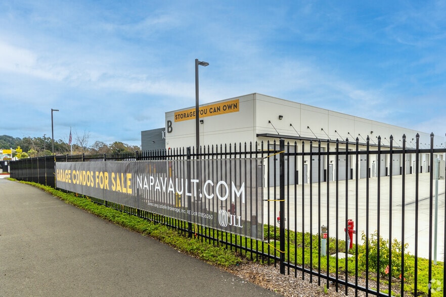 More Photos Of 1055 Soscol Ferry Rd, Napa Distribution For Sale