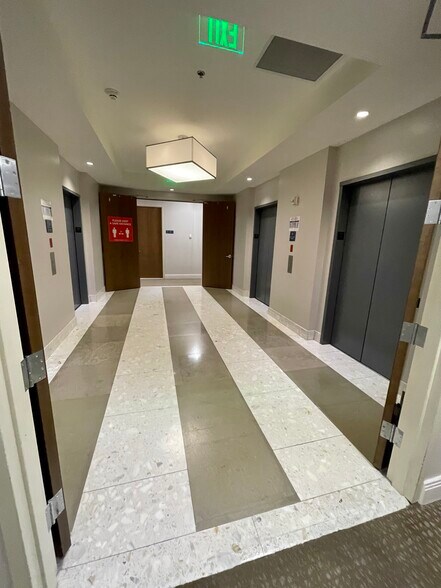 More Photos Of 175 SW 7th St, Miami Medical For Sale