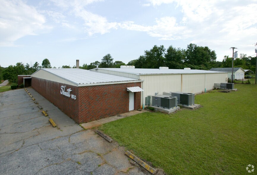 More Photos Of 206 Emile St, Greenville Warehouse For Lease