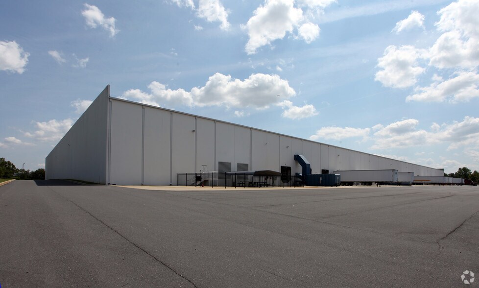 More Photos Of 10800 Withers Cove Park Dr, Charlotte Distribution For Lease