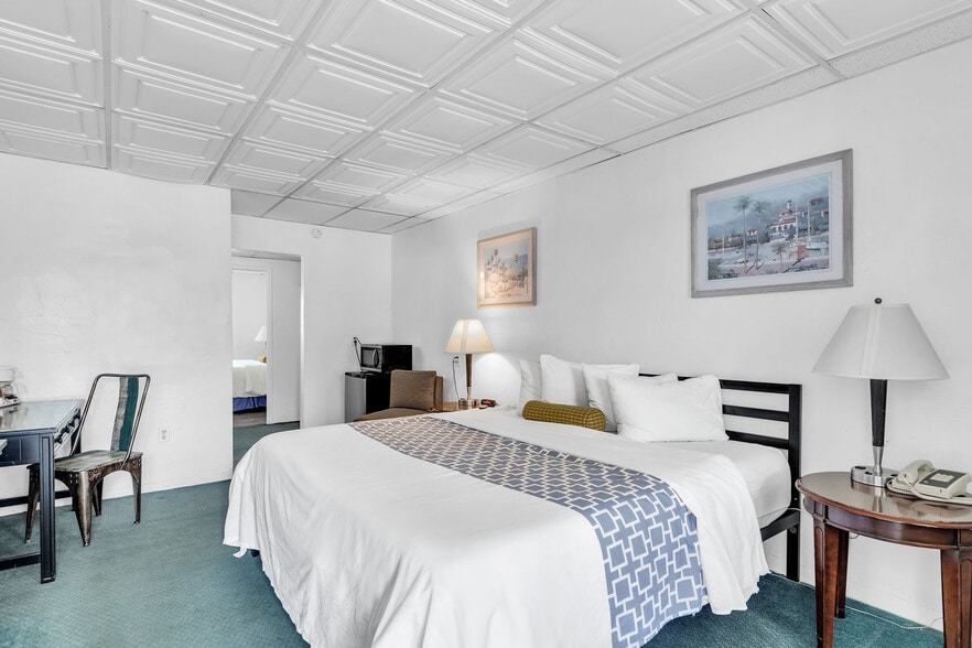 More Photos Of 99202 Overseas Hwy, Key Largo Hotel For Sale