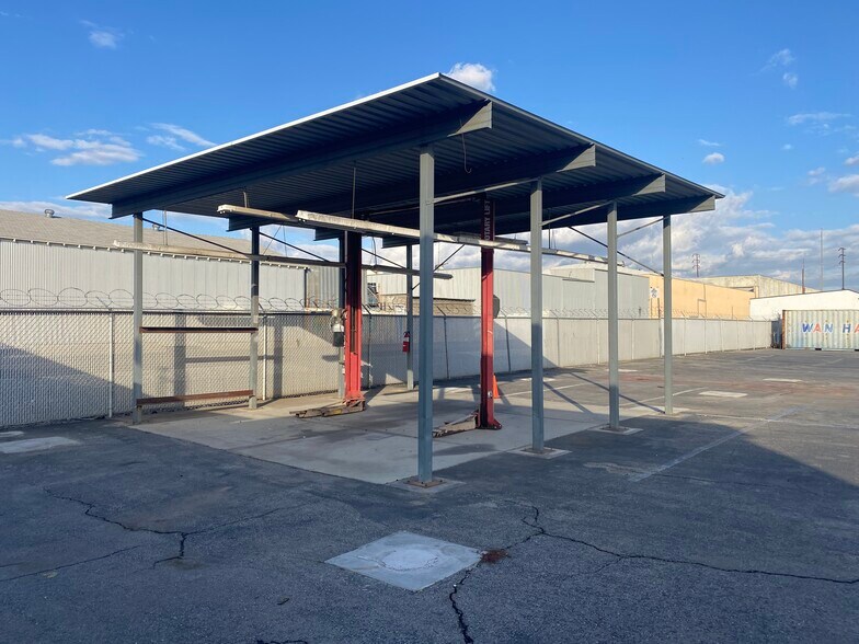 More Photos Of 321-359 E Front St, Covina Warehouse For Lease