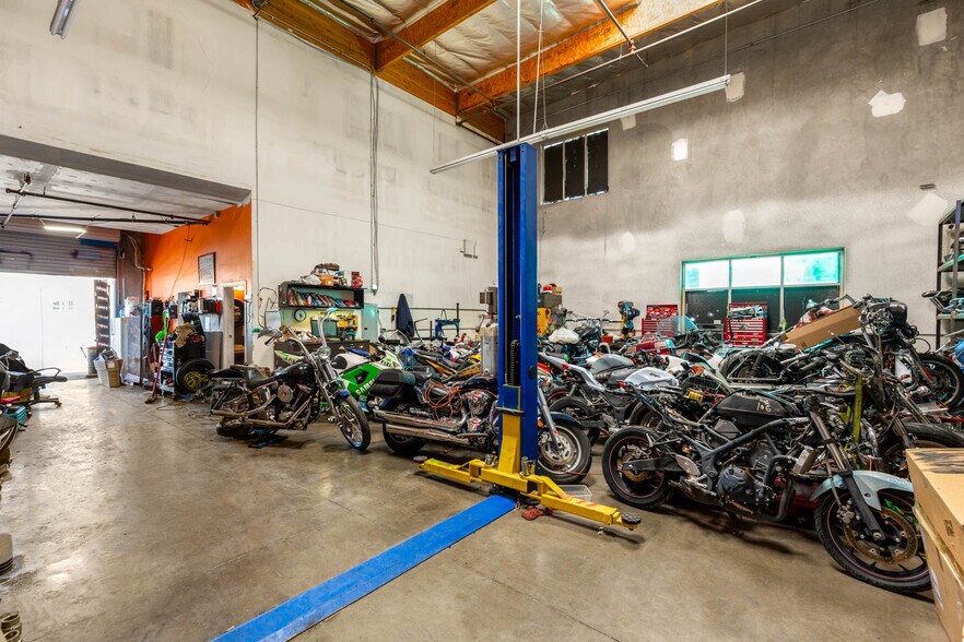 More Photos Of 4570 Donovan Way, North Las Vegas Light Distribution For Sale