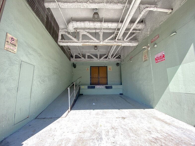 More Photos Of 1011 S Los Angeles St, Los Angeles Loft Creative Space For Lease