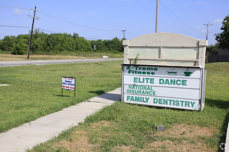 More Photos Of 1001 S FM-270, League City Unknown For Lease