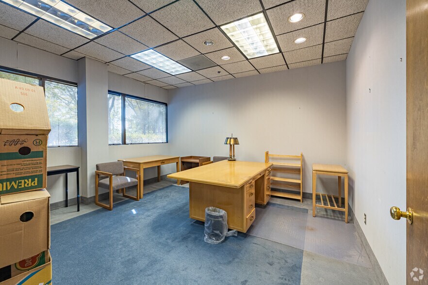 More Photos Of 100 Valley Rd, Mount Arlington Unknown For Lease