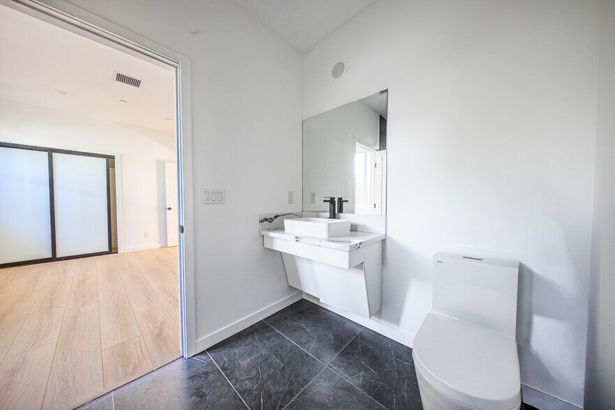 More Photos Of 1954-1958 Purdue Ave, Los Angeles Apartments For Sale