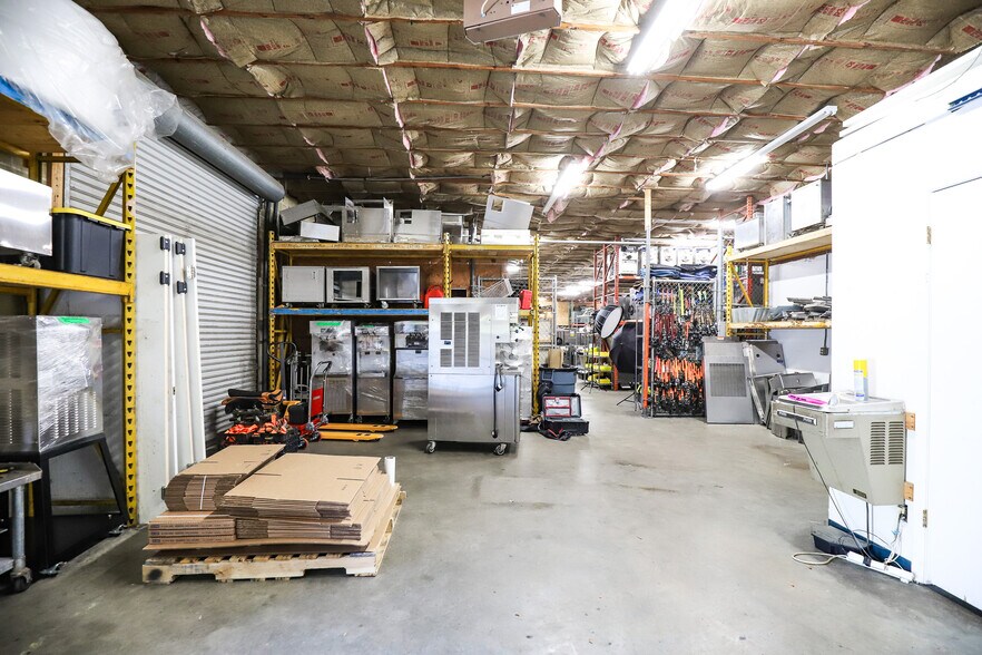 More Photos Of 2300 NW 71st Pl, Gainesville Warehouse For Lease