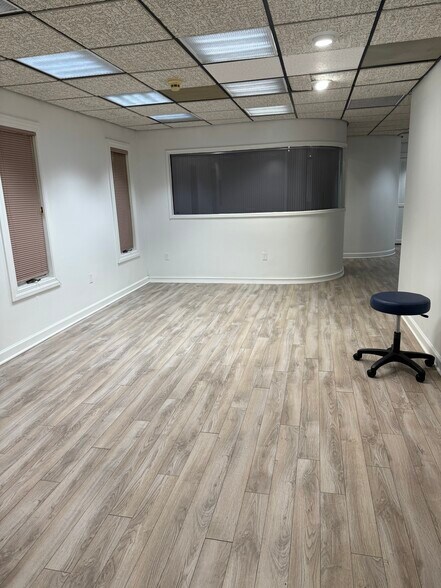 More Photos Of 2028 Opitz Blvd, Woodbridge Medical For Lease