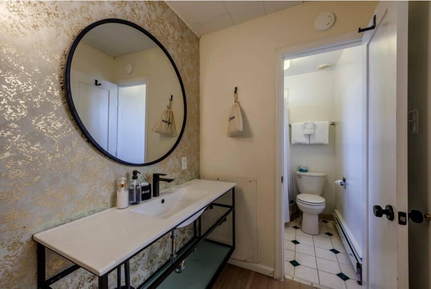 More Photos Of 207 Elm St, Leadville Hotel For Sale
