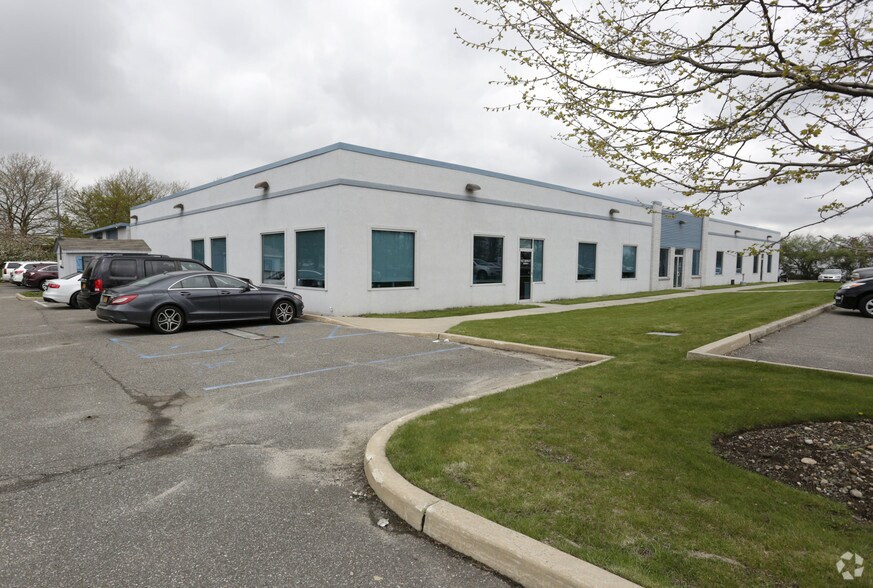 More Photos Of 145 Marcus Blvd, Hauppauge Office For Lease