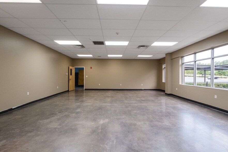 More Photos Of 1815 Rahling Rd, Little Rock Office For Sale