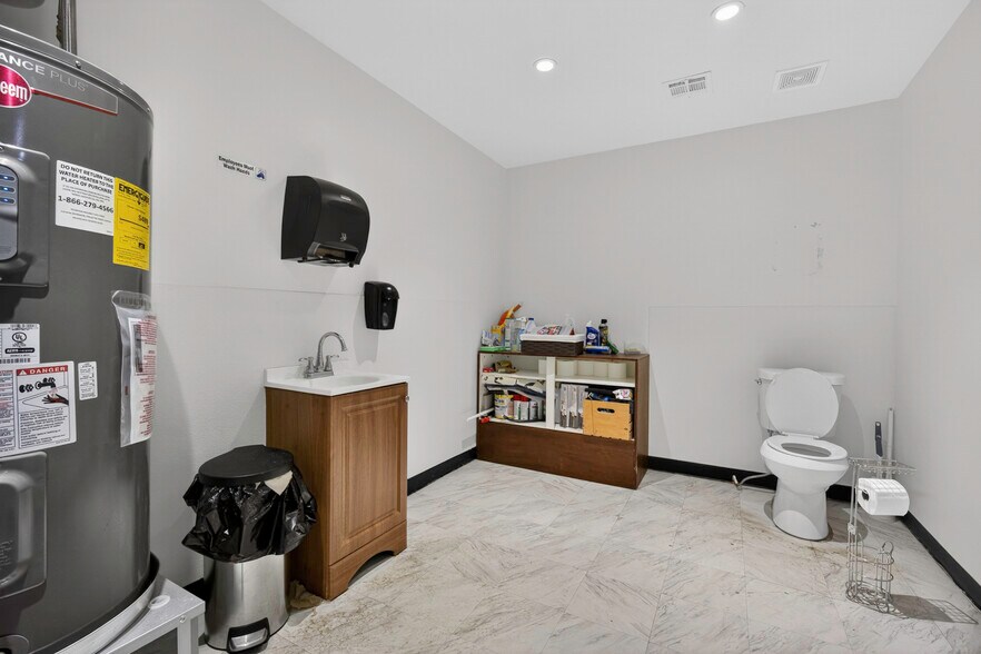 More Photos Of 9064 S Highway 77, Noble Food Processing For Sale