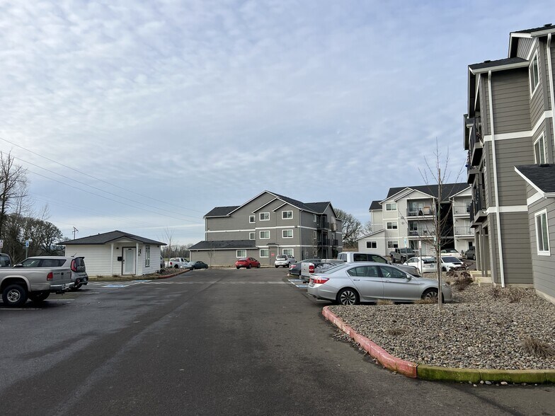 More Photos Of 972 N 2nd St, Jefferson Multifamily For Sale