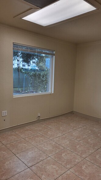 More Photos Of 2125 Victoria Ave, Fort Myers Office For Sale