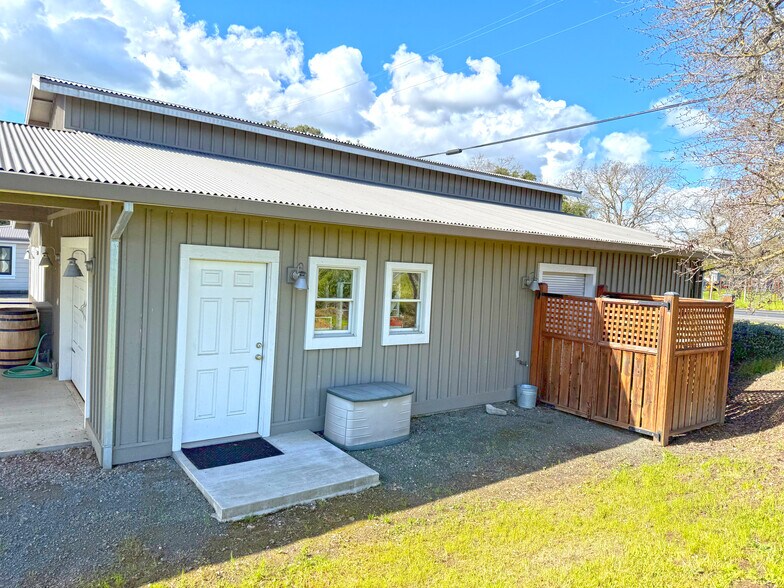 More Photos Of 4372 Old Sonoma Hwy, Napa Freestanding For Lease