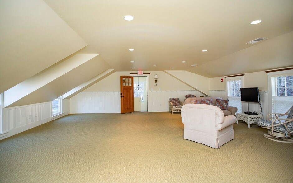 More Photos Of 1383 MA-28A, Bourne Office For Sale