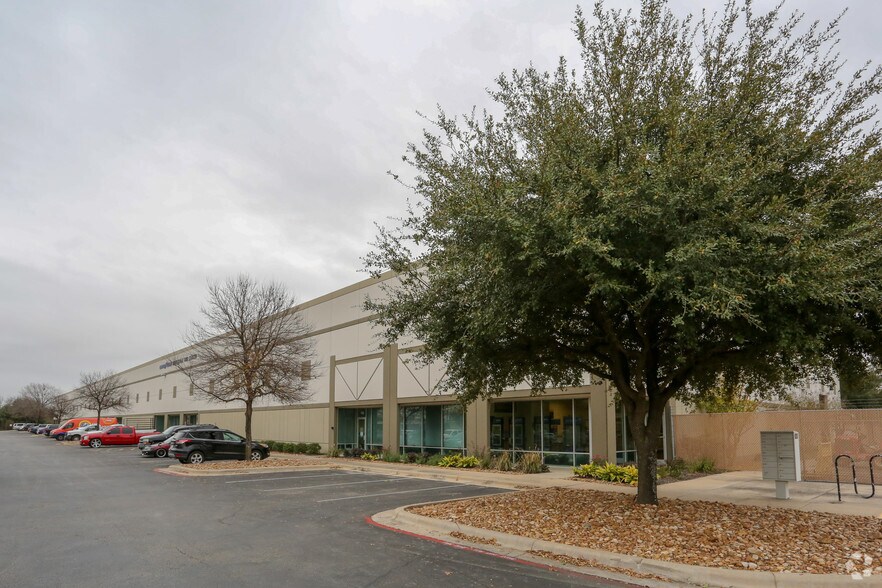 More Photos Of 8291 Springdale Rd, Austin Distribution For Lease