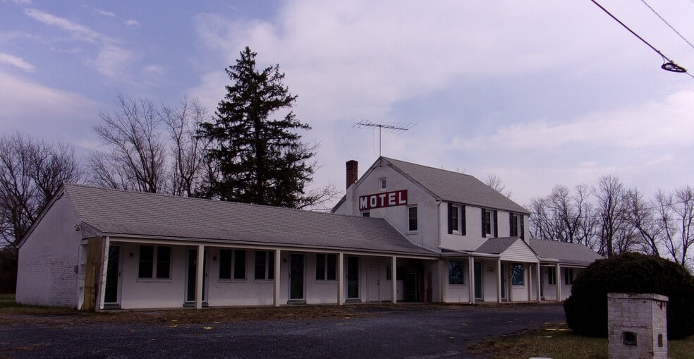 Primary Photo Of 6825 Valley Pike, Middletown Hospitality For Sale