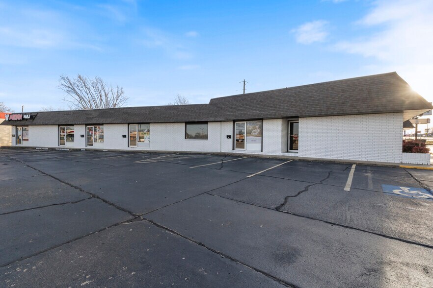 More Photos Of 885 S Dogwood St, Siloam Springs Medical For Lease