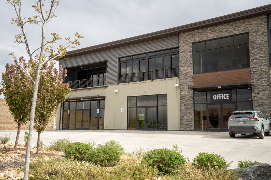 More Photos Of 1360 Horizon Ave, Lafayette Warehouse For Sale