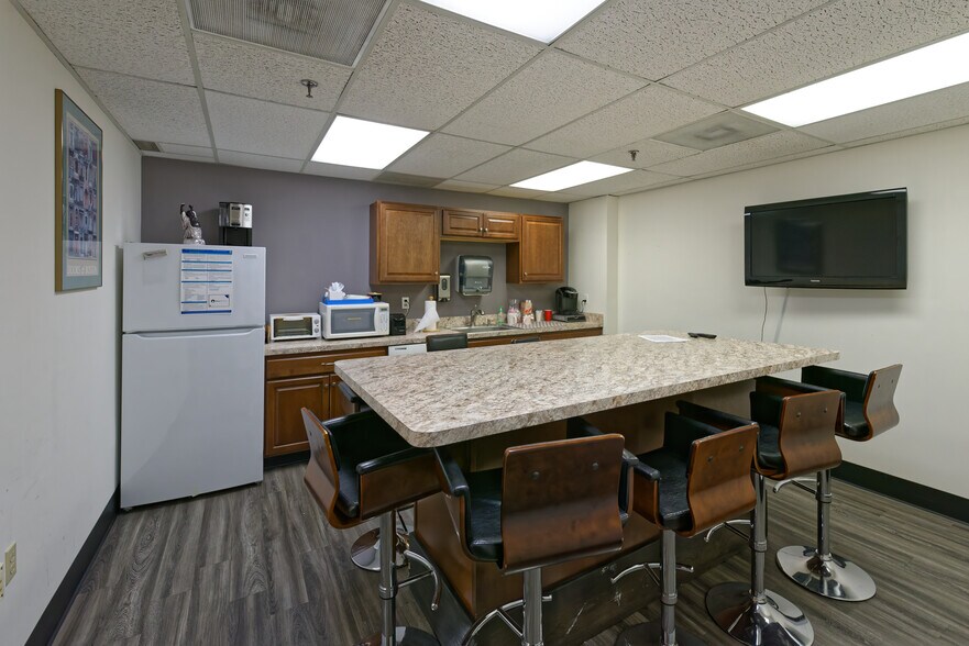 More Photos Of 29 E Mountain St, Worcester Office For Sale