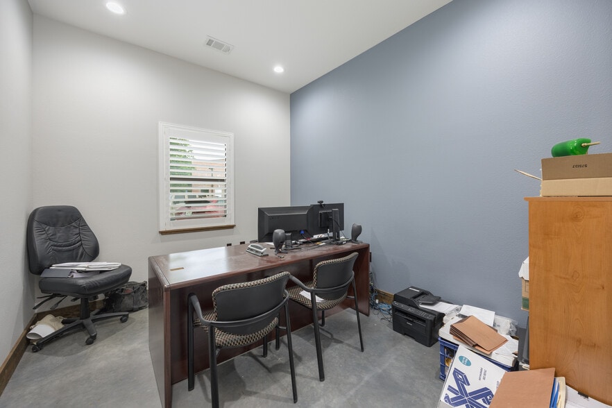 More Photos Of 299 W Eldorado Pky, McKinney Office For Sale