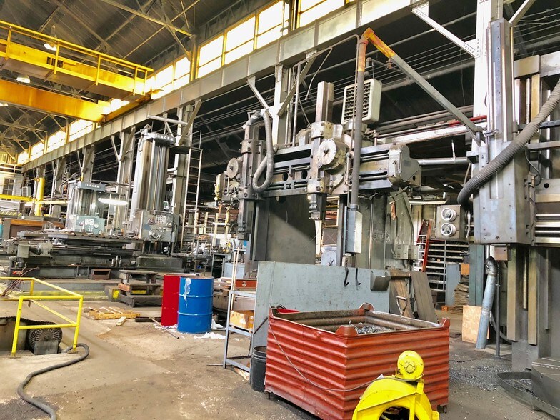 More Photos Of 800 N Water Ave, Sharon Service For Lease