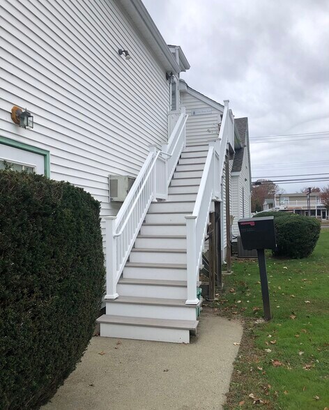 More Photos Of 1057 Poquonnock Rd, Groton Office For Lease