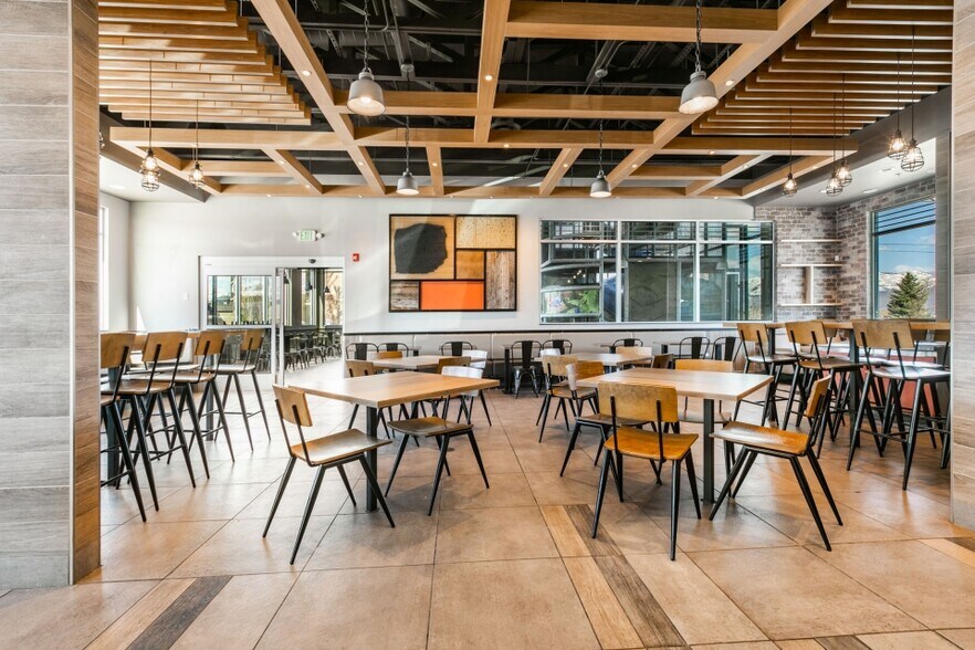 More Photos Of 191 E Gateway Dr, Heber City Fast Food For Sale