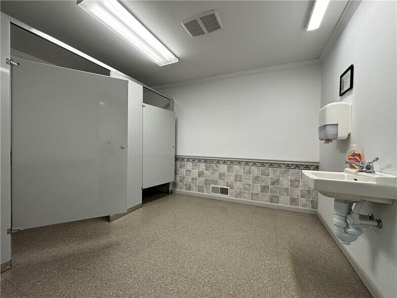 More Photos Of 3178 Rt 219, Kane Medical For Lease