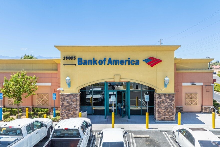 More Photos Of 19095 Bear Valley Rd, Apple Valley Bank For Sale