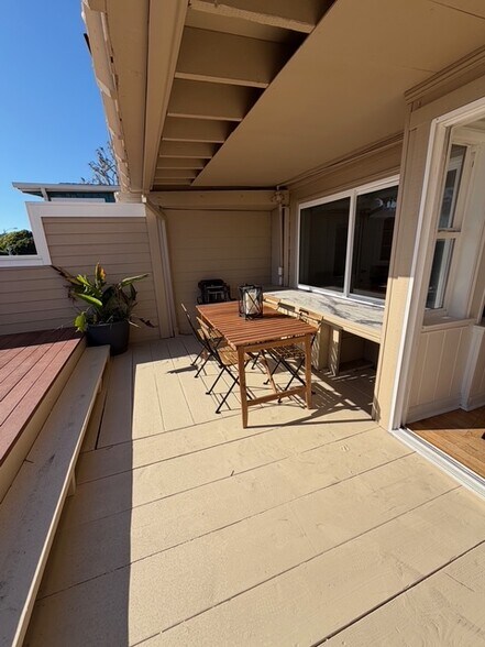 More Photos Of 653 Ramona Ave - Office/Live-Work, Laguna Beach Office For Lease