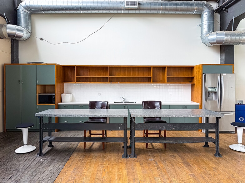 More Photos Of 1726-1756 N Spring St, Los Angeles Warehouse For Lease