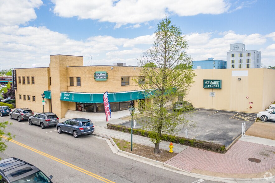 More Photos Of 200 W 21st St, Norfolk Freestanding For Lease